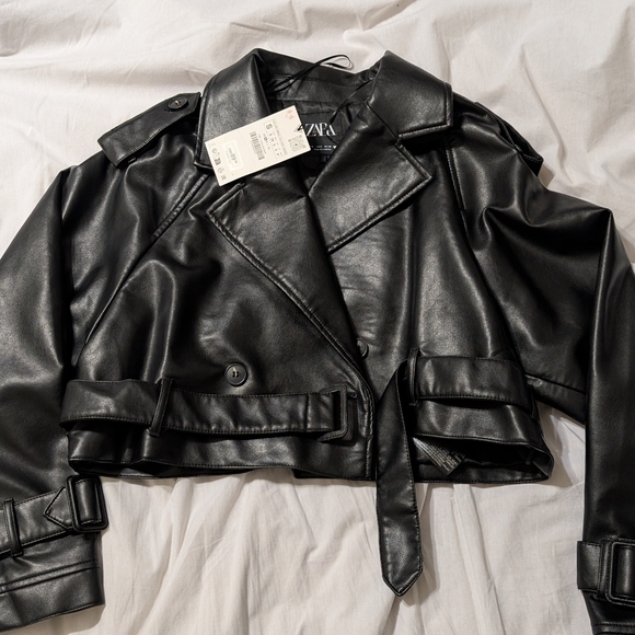 Zara OVERSIZED CROPPED FAUX LEATHER TRENCH - Picture 4 of 8